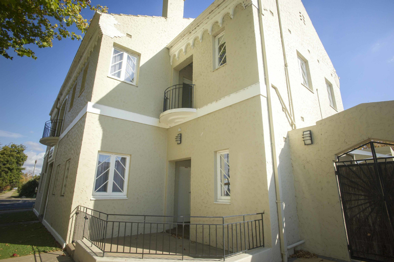 Exterior & Views 2, Globe Apartments, Wagga Wagga - Pt A