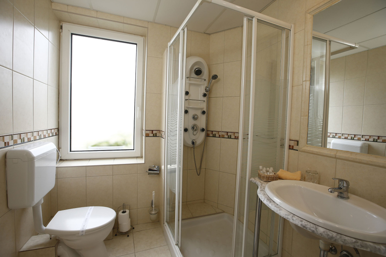 Bathroom 5, Hotel Korona Eger, Eger