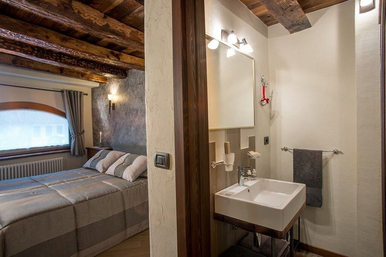 Bedroom 3, La cor de Jeremie, Aosta