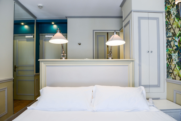 Bedroom 3, Hôtel Villa-Lamartine, Gironde