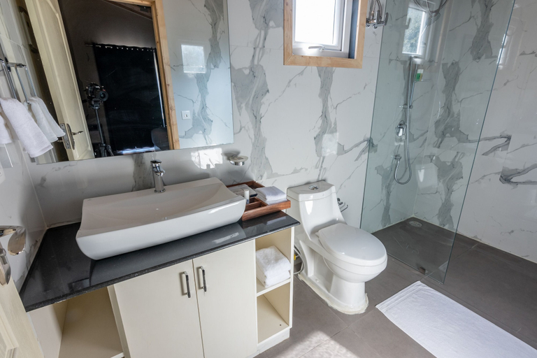 Bathroom 4, juSTa Luxe Rasa Retreat & Spa, Rishikesh, Garhwal