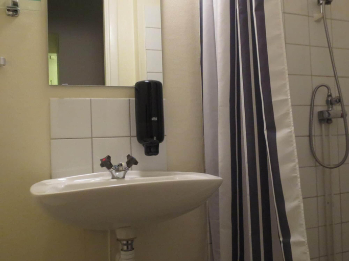 Bathroom 4, Hotell Gillet i Köping, Köping