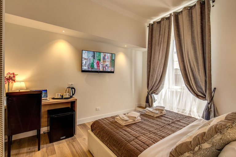 Bedroom 3, Chester Suites, Rome