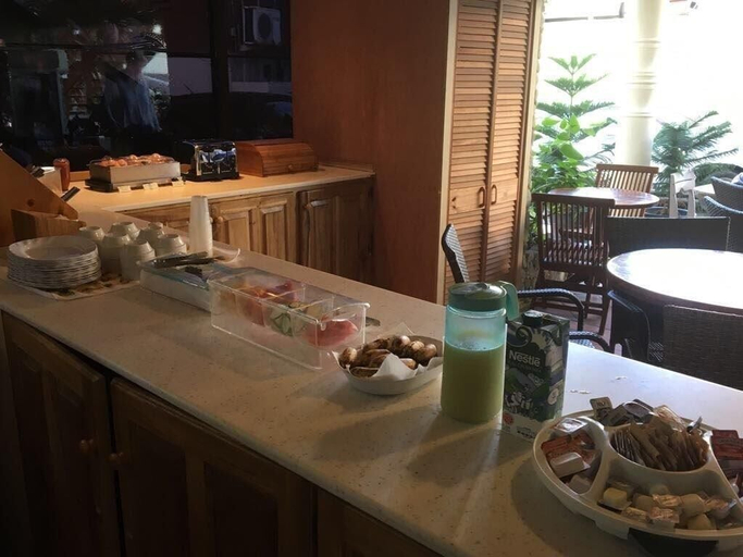 Food & Drinks, The Naturalist Beach Resort