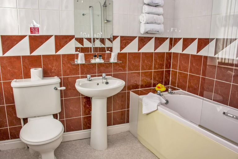 Bathroom 3, The Oak Wheel Pub, North Yorkshire