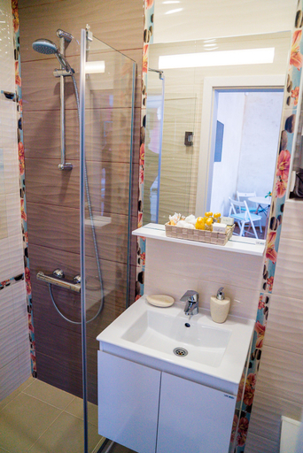 Bathroom 4, Sofia Central Pretty Apartment, Stolichna