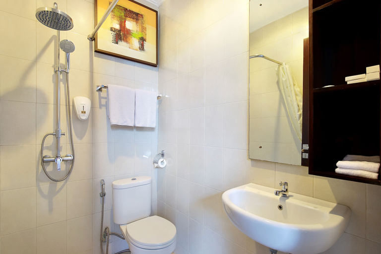 Bathroom, Uppala Villa Seminyak, Badung