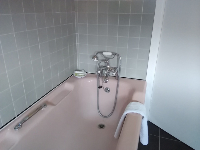 Bathroom 3, Thorps Farm Bed and Breakfast, Hampshire