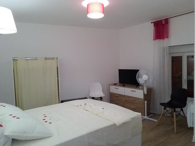 Bedroom 2, L'Auberge Chez Pascal, Gard