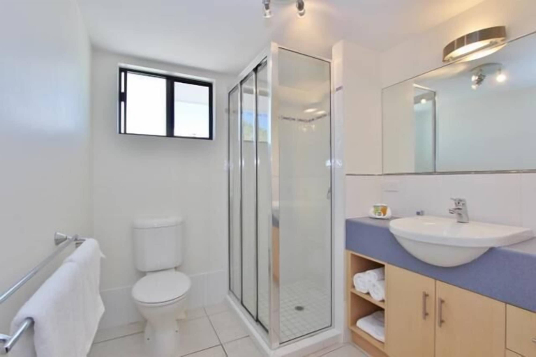 Bathroom, Seaforth Apartments, Cairns