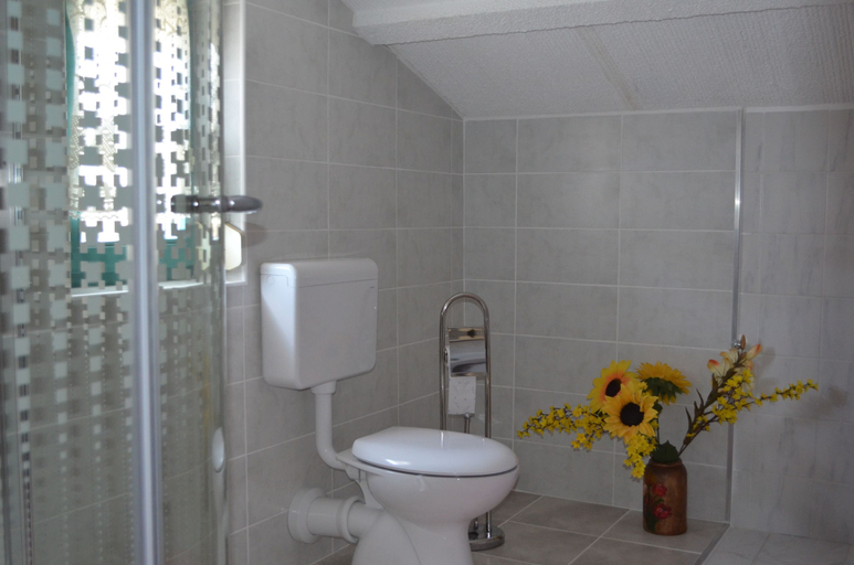 Bathroom 3, Elen, Medulin