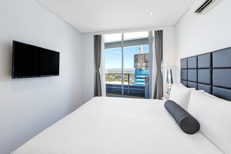 Bedroom 4, Meriton Suites Broadbeach, Gold Coast, Gold Coast