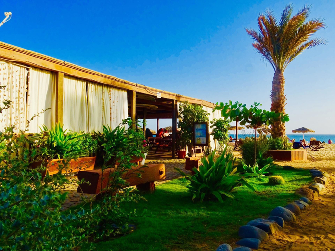 Exterior & Views 2, Angulo House