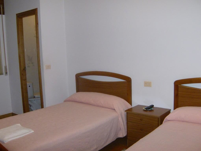 Bedroom 3, Hostal Monterredondo, Lugo