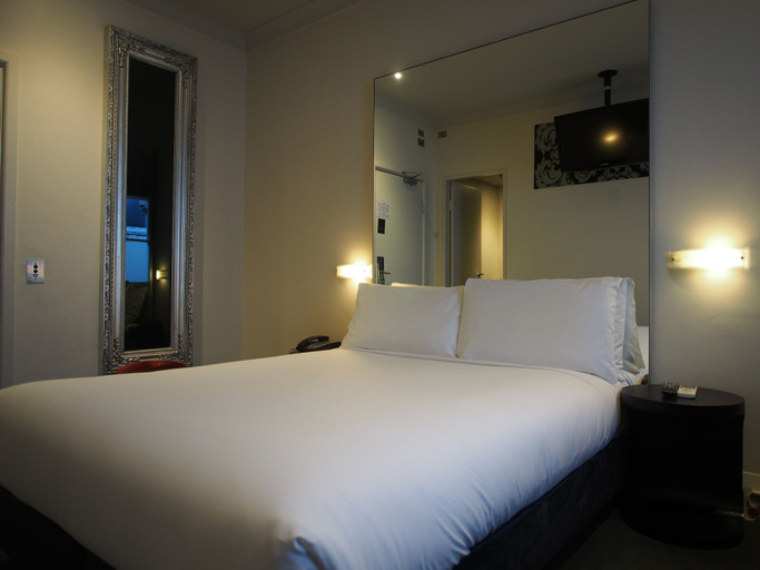 Bedroom 5, Kirketon Hotel Sydney, Sydney