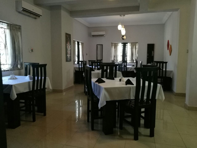 Food & Drinks, Villa Nuee, AbujaMun