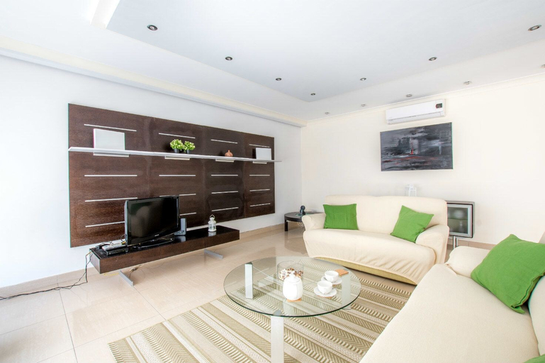 Others 5, Bright, Spacious and Right in the Center, St Julian's