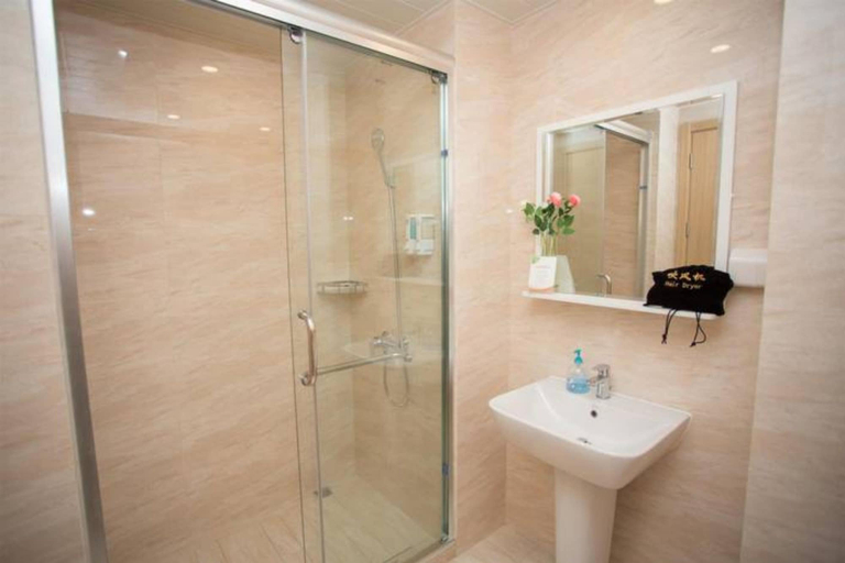 Bathroom 3, Liwu Apartment-Green Land Plaza Branch, Zhengzhou