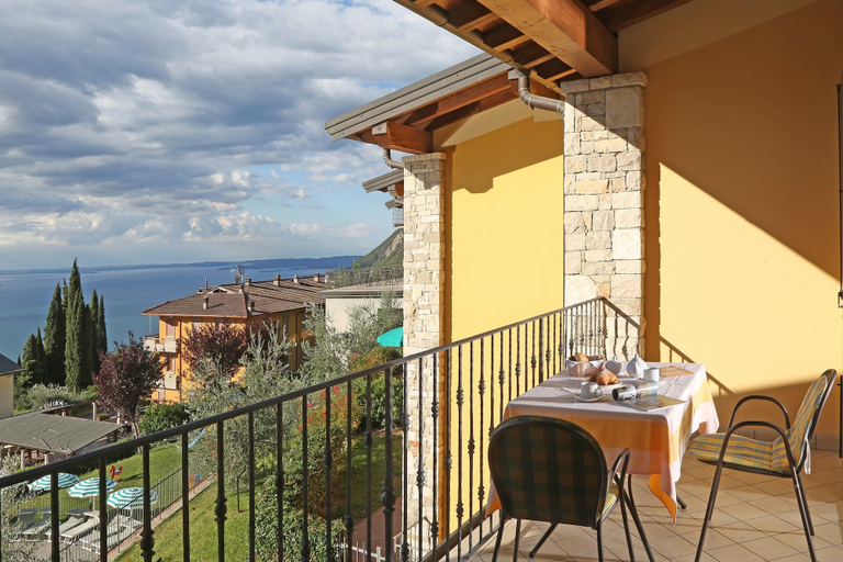 Others 5, Residence Besàss, Brescia