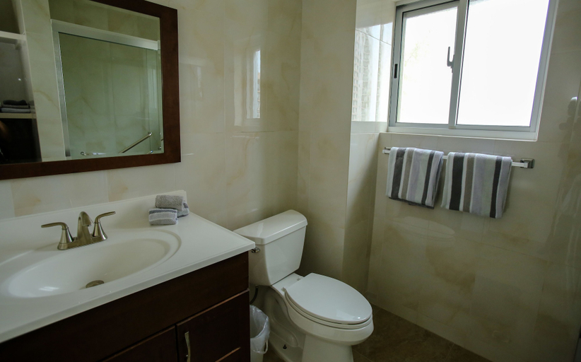 Bathroom 4, Perez Ipao Apts, Tumon