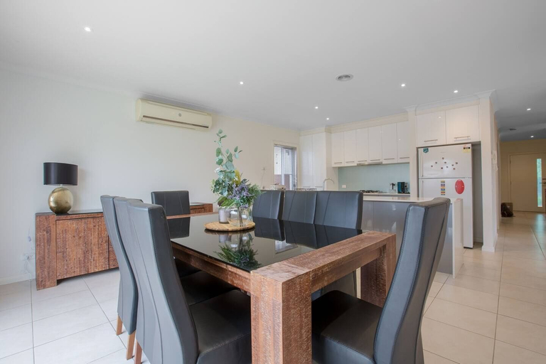 Others 4, Superb Luxe 5BR House@point Cook Near Lake, Melbourne