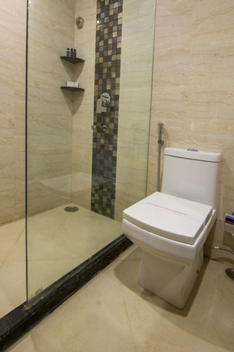 Bathroom 4, Hotel Silk City, Varanasi
