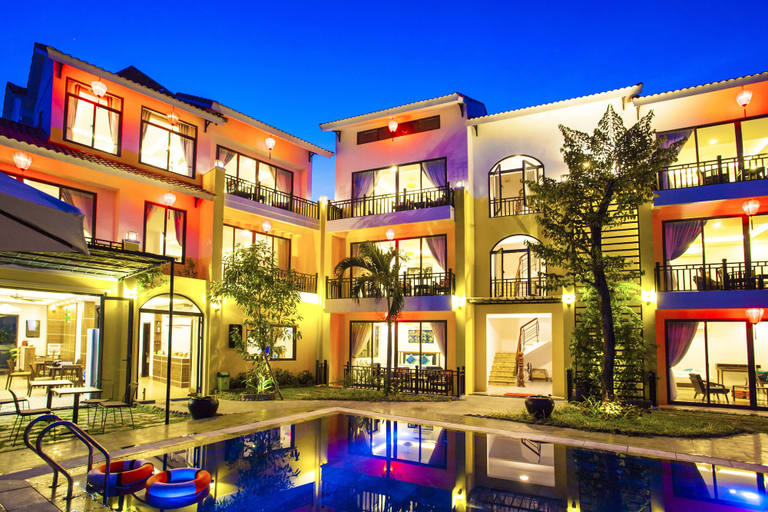 Exterior & Views