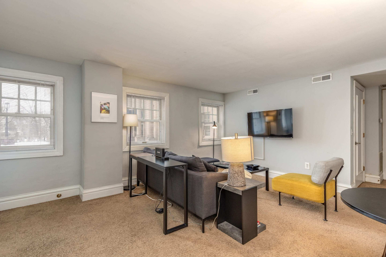 Others 1, Classic CWE Apts with Full Kitchen by Zencity, Saint Louis