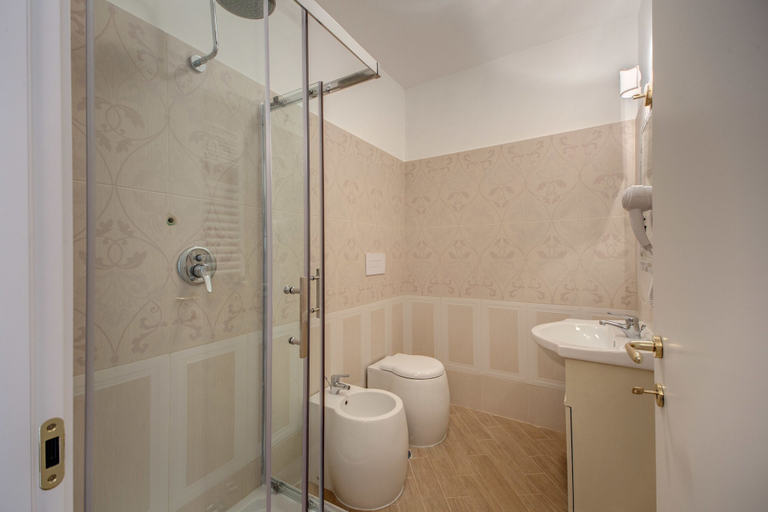 Bathroom 4, La Reggia dei Principi, Rome