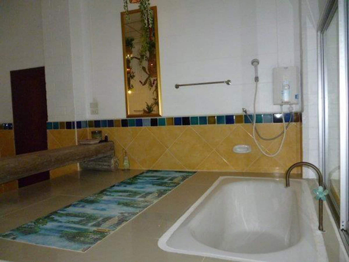 Bathroom 4, Ban Thor Phan, Sangkhla Buri