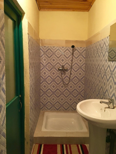 Bathroom 4, Homelidays, Analamanga