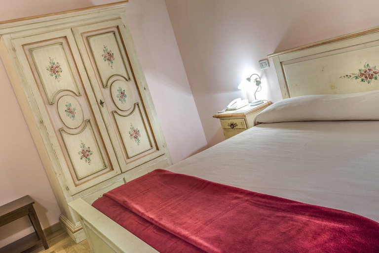 Bedroom 3, La Castellaia Resort, Ancona