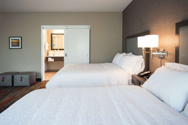 Bedroom 3, Hampton Inn & Suites at Wisconsin Dells Lake Delton, Sauk
