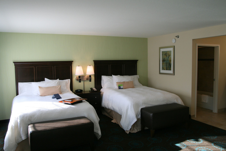 Bedroom 3, Hampton Inn & Suites St. Cloud, MN, Stearns