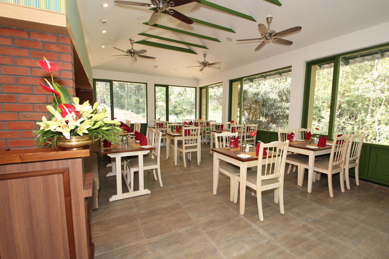 Food & Drinks 4, Club Mahindra Mount Serene, Idukki