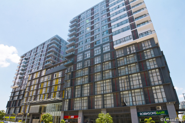 Exterior & Views 19