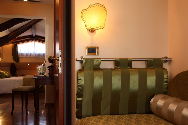 Bedroom 3, Pensione Accademia - Villa Maravege, Venezia