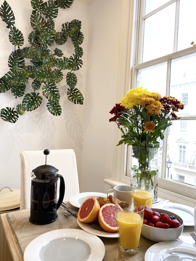 Food & Drinks 3, Stylish Apartments in Pimlico, London