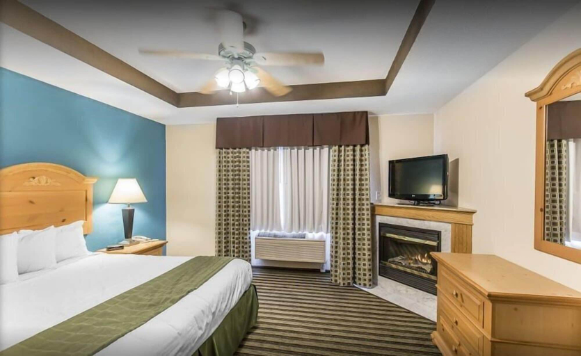 Bedroom 3, American Inn and Suites Peosta, IA, Dubuque