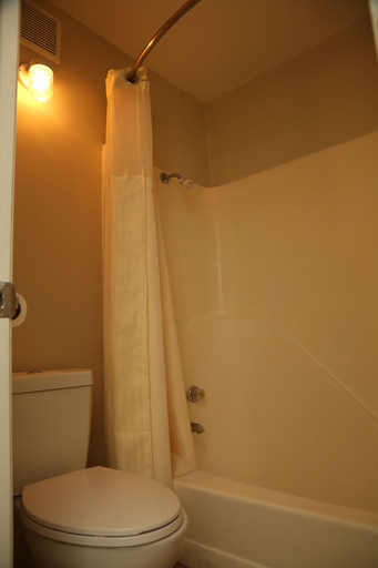 Bathroom 4, Economy Inn - Charlotte, Mecklenburg