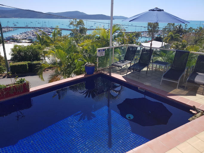Sport & Beauty 5, Sunlit Waters Studio Apartments, Whitsunday