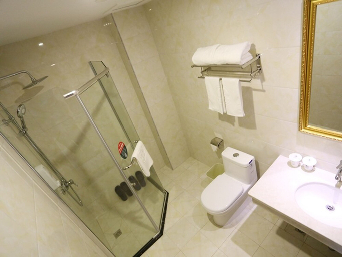 Bathroom 3, GreenTree Inn Shangrao Yushan County Boshi Avenue Hotel, Shangrao