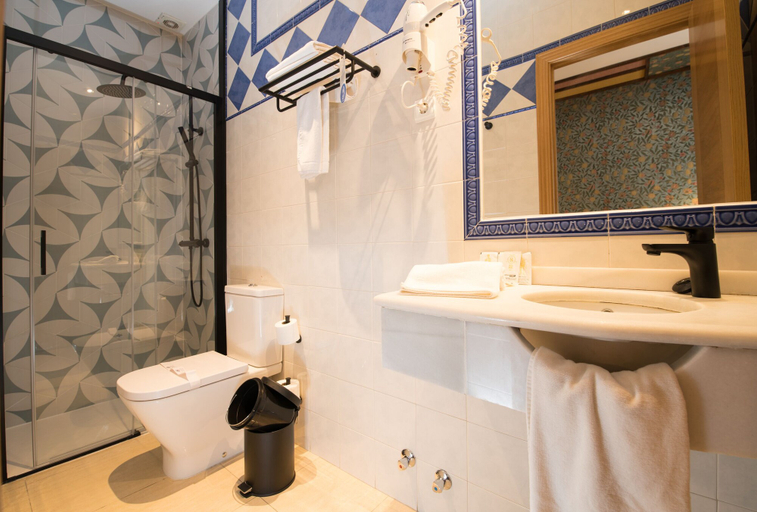 Bathroom 5, Hotel Sol, Toledo