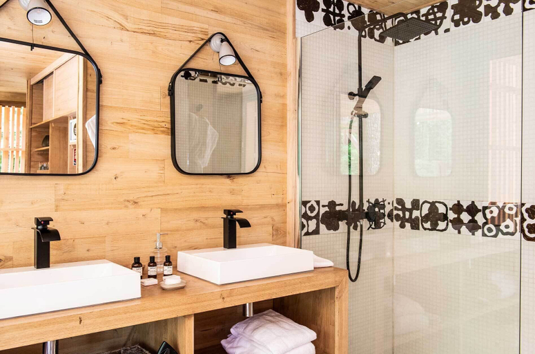 Bathroom 5, Loire Valley Lodges - Hotel, Indre-et-Loire