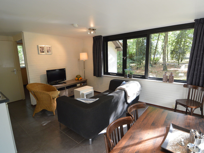 Others 5, Holiday Home in Stramproy with Garden, Weert