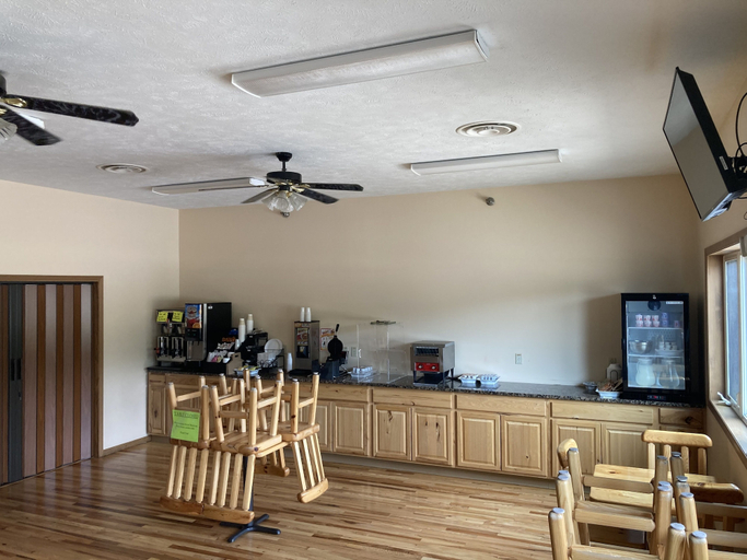 Others 4, White Pine Lodge, Alger