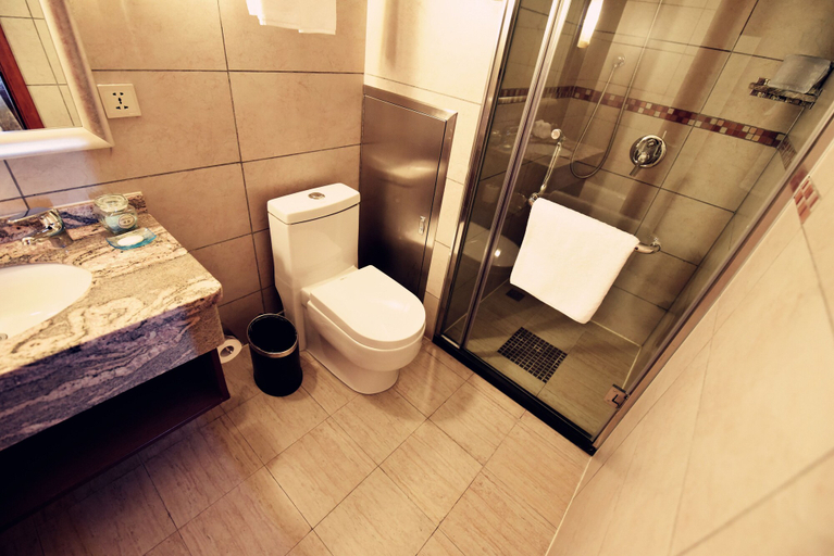 Bathroom 3, Harbin Bremen Jewish Culture Theme Hotel, Harbin