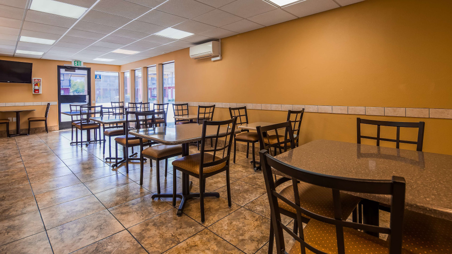 Food & Drinks 5, SureStay Hotel by Best Western Tehachapi, Kern