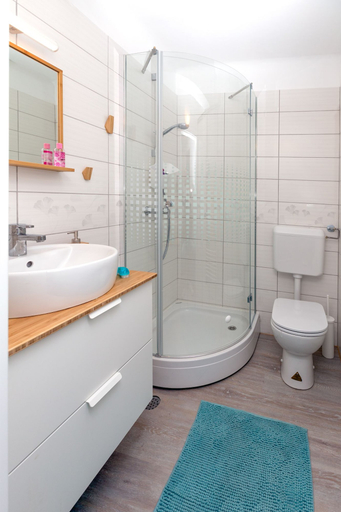 Bathroom 2, Big Yard, Ljubljana