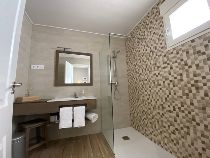 Bathroom 4, Azafrán Consuegra Casa Rural, Toledo